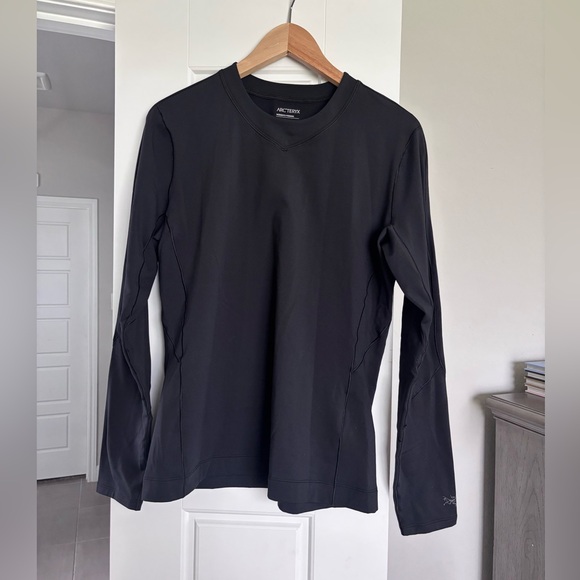 Arc'teryx Tops - Arc'teryx Rho Merino Women's Size L Black Long Sleeve Crew Polyester